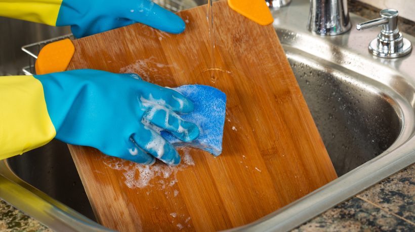 Cleaning your chopping board