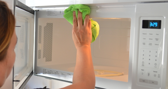 Microwave cleaning