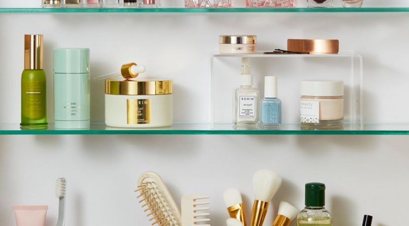 10 Smart Bathroom Shelf Ideas to Keep Your Towels and Toiletries Under Control